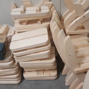 gartenmöbel aus massivholz – tisch, bänke im set