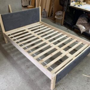 premium massivholzbett – gepolstert, stilvoll & modern (belastbar bis 300kg)