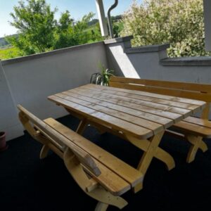 gartenmöbel aus massivholz – tisch, bänke im set